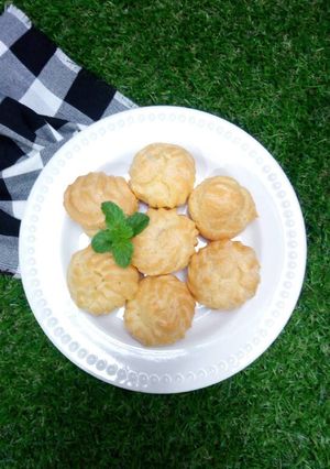Foto resep Soes Fah Umi Yasmin dengan Vla Vanilla Tanpa Telur