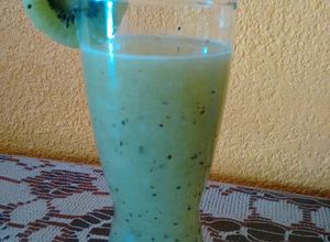Una foto de Agua de kiwi refrescante