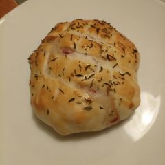 A picture of Ham and cheese pie (veggie option if you want).