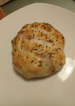 A picture of Ham and cheese pie (veggie option if you want).