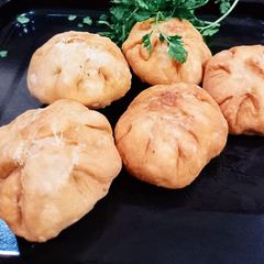 A picture of Chicken kachori.