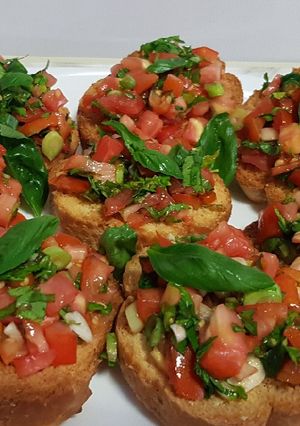O poză a rețetei Bruschete cu usturoi și verdeață.