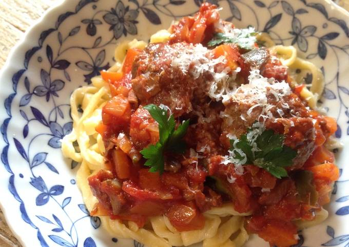 Spaghetti & Meatballs with Chunky Veggie Tomato Sauce