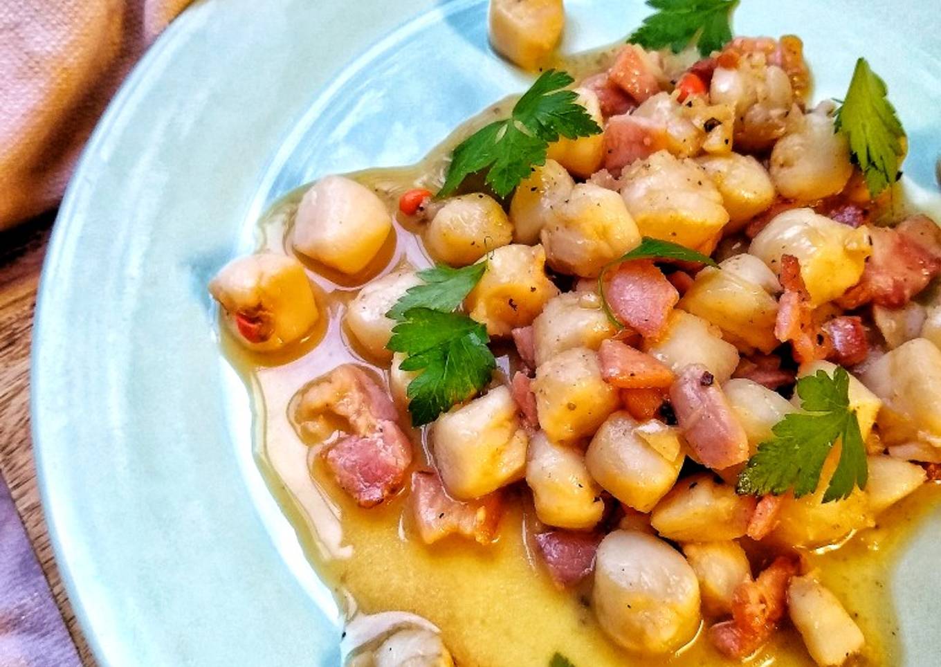 Manx Queenies & Smoked Bacon In A Garlic Butter Sauce