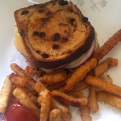 A picture of Apple white cheddar grilled cheese.