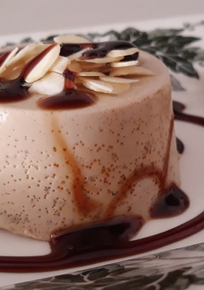 Una foto de Panna cotta de café