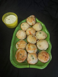 રવા અપ્પમ (Rava Appam Recipe In Gujarati) રેસીપી મુખ્ય ફોટો