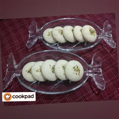 A picture of Pista Naan Khatai.