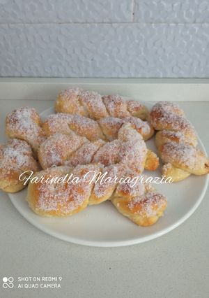 Foto di Treccine con lo zucchero Siciliane fatti in casa 👩‍🍳🏡