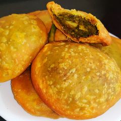 Bharwah matar kachori A picture of Bharwah matar kachori.