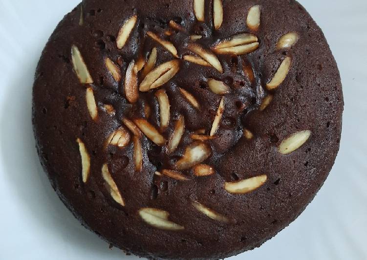 Steps to Cook Yummy Burbon Almond Cake