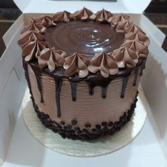 A picture of Chocolate Ganache Cake.