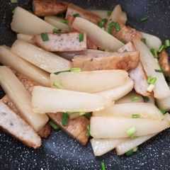 A picture of Chinese Stir-fried Fish Cake with Radish 蘿蔔炒魚鬆.