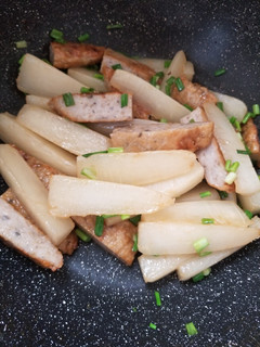 A picture of Chinese Stir-fried Fish Cake with Radish 蘿蔔炒魚鬆.