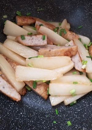A picture of Chinese Stir-fried Fish Cake with Radish 蘿蔔炒魚鬆.