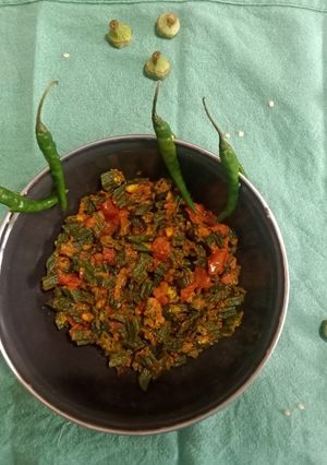 ભીંડી ફ્રાય (Bhindi Fry Recipe In Gujarati) રેસીપી મુખ્ય ફોટો