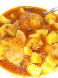 Patatas con pollo y salsa de cerveza