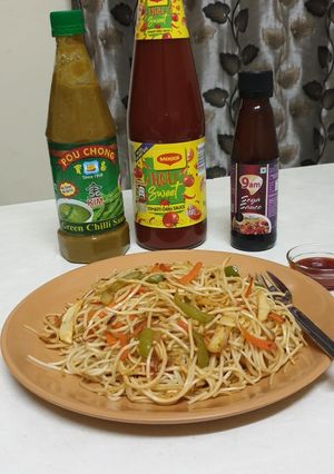 वेज नूडल्स (veg noodles recipe in hindi) रेसिपी मुख्य फोटो