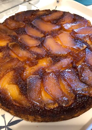 Una foto de Torta de manzanas invertida🍎🍏