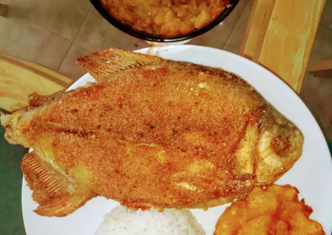 Almuerzo casero, lentejas express y cachama frita