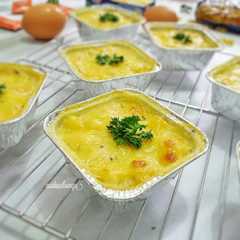 A picture of Cheesy Macaroni Schotel.