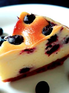 รูปของ Blueberry Cheesecake บลูเบอร์รี่ชีสเค้ก (แบบอบ) ใช้บลูเบอร์รี่สดในการทำ