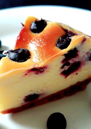 รูปของ Blueberry Cheesecake บลูเบอร์รี่ชีสเค้ก (แบบอบ) ใช้บลูเบอร์รี่สดในการทำ