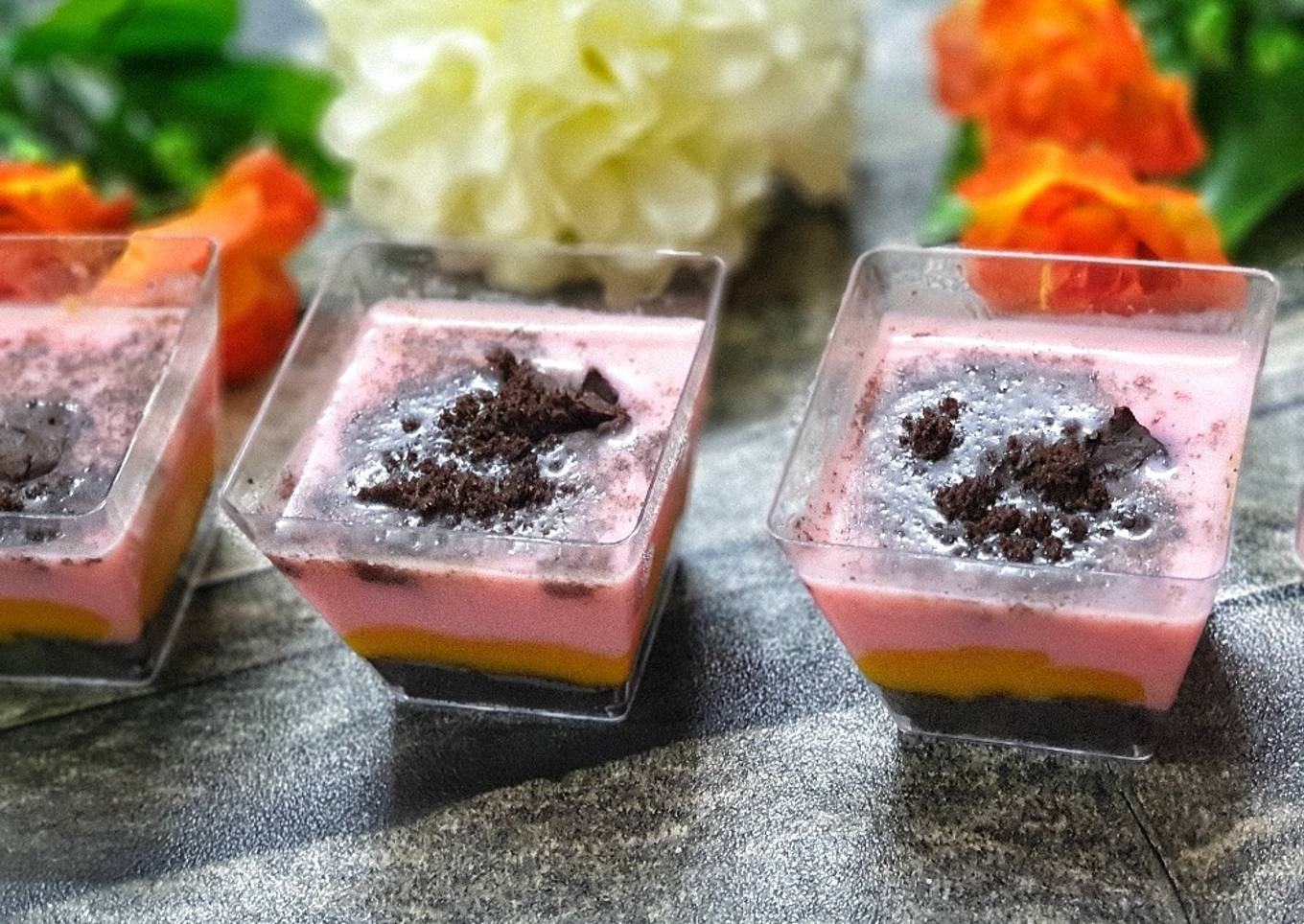 Oreo mango pudding shots