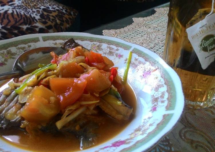 Cara buat Bawal Saus Tomat Sederhana dan Mudah Dibuat