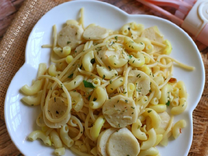 Langkah Mudah untuk Menyiapkan Spaghetti makaroni aglio olio yang Menggugah Selera