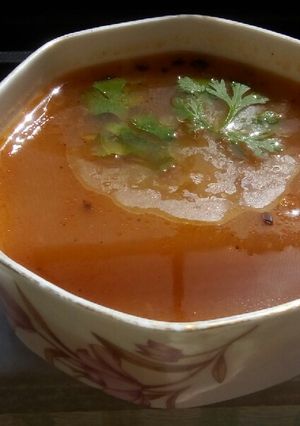 A picture of Drumsticks soup.