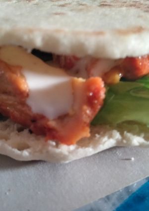 Una foto de Kebab de pollo