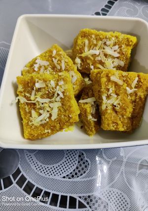 बेसन की चक्की(Besan ki chakki recipe in Hindi) रेसिपी मुख्य फोटो