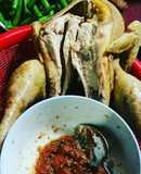 Gà luộc chấm muối ớt