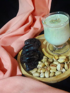 عکسی از دستور معجون شیر پسته وخرما