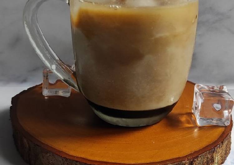 Cara Gampang Membuat Es kopi susu gula aren, Bikin Ngiler