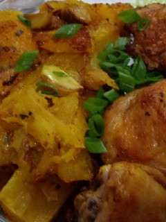 Foto de Frango Assado com Aipim e Alho