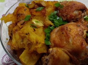 Foto de Frango Assado com Aipim e Alho