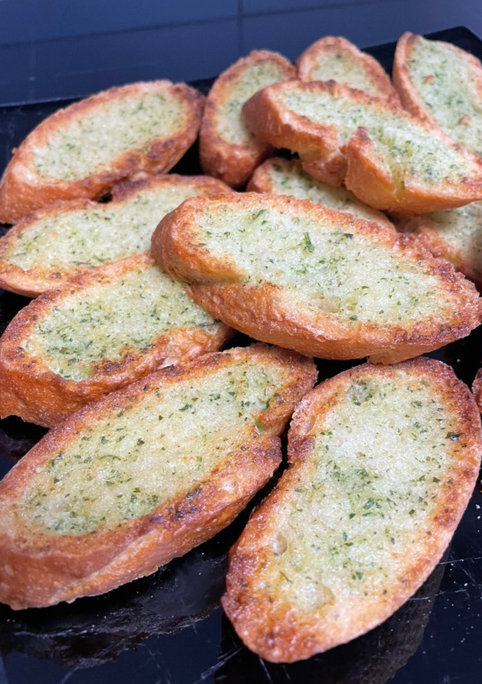 Una foto de Pan de ajo