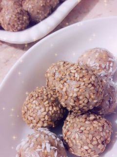 صورة لوصفة كرات حلاوة الطحينية 😋