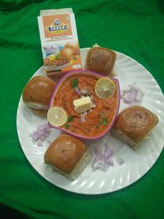पाव भाजी (Pav bhaji recipe in hindi) रेसिपी मुख्य फोटो
