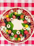 Ensalada con forma de corona navideña 🎨 Los colores unidos de la naturaleza en Navidad veraniega 🎄