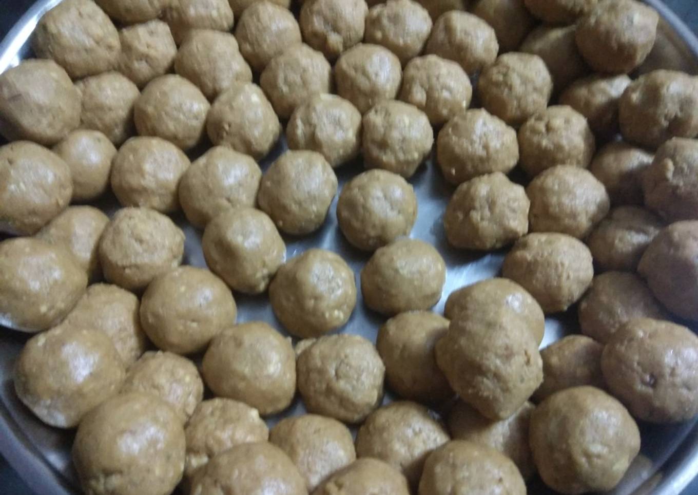 Gound Ka laddu