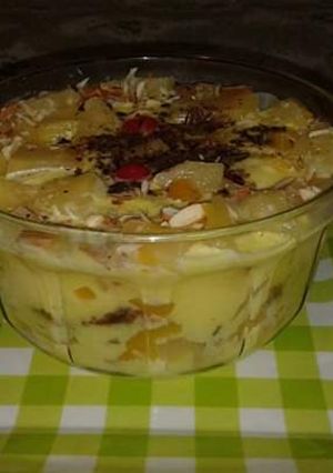 A picture of Mango triffle.