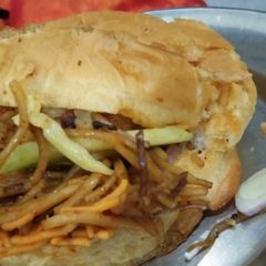 A picture of Maggi Burger.