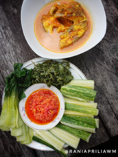 Foto resep Tempoyak sedap mantap plus rebusan sayur dan sambal terasi