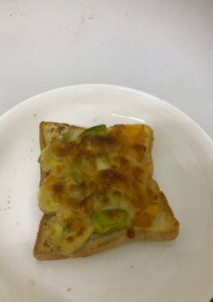 Hình của món Pizza hoa quả.