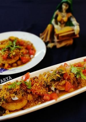 A picture of Ragda patties Restaurantstyle.