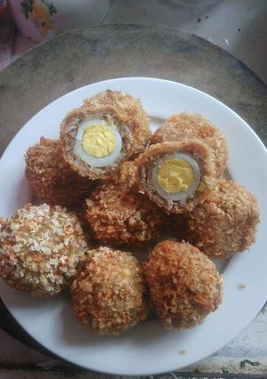 Hình của món Scotch egg mini.