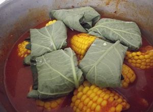Una foto de Elotes con molotitos de picadillo de pollo correa